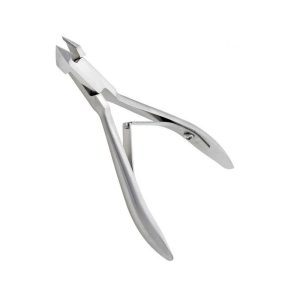 Cuticle nippers with hand-sharpened blades