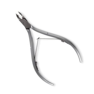 Cuticle nippers with hand-sharpened blades